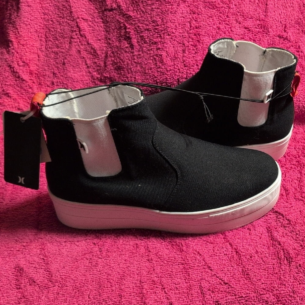 Hurley Women's Black and White High-Top Sneakers